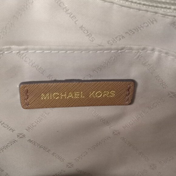 Michael Kors Karla East West - Picture 3 of 10